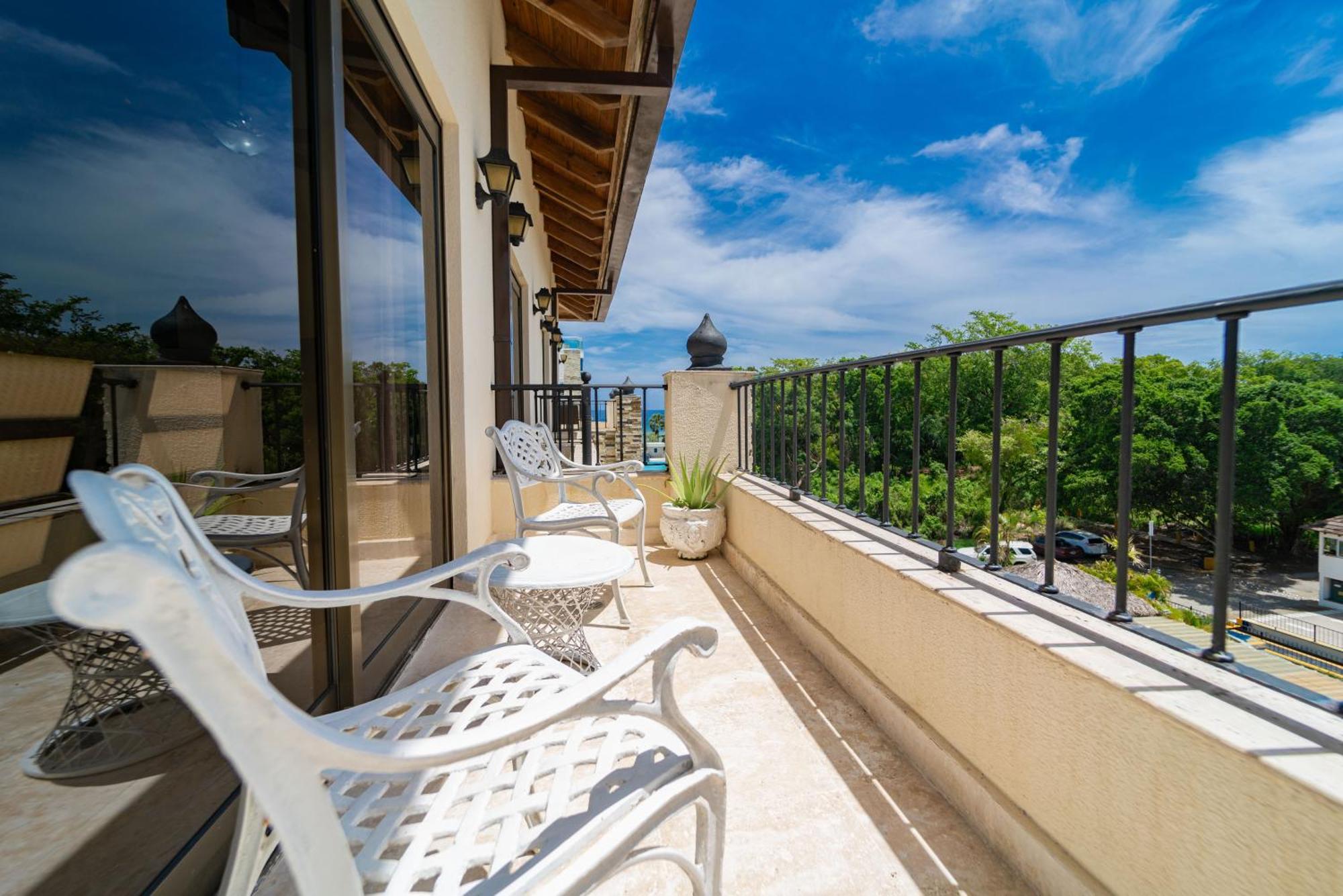 Suites At Grand Laguna Beach By Calisto Stays Sosua Room photo
